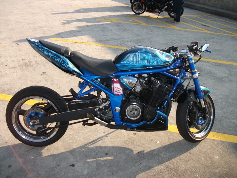 Suzuki Bandit стритфайтер