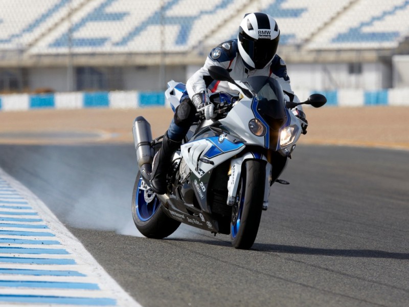 РњРѕС‚РѕС†РёРєР» BMW hp4 Race