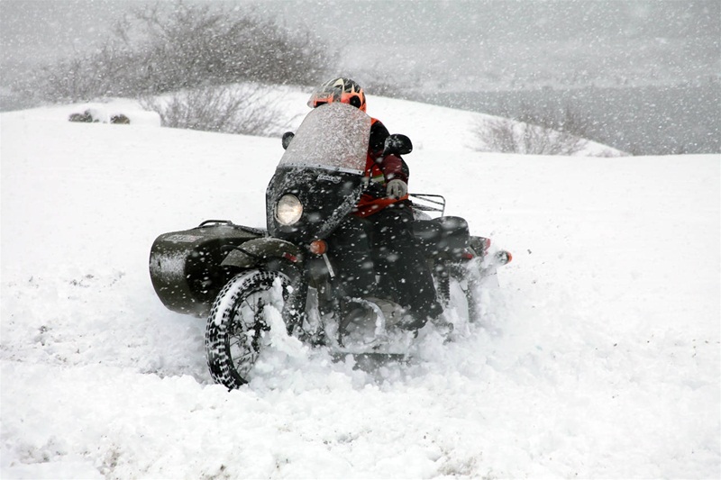 Мотоциклы, снег, зима. 