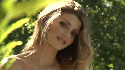 Staci Silverstone  / Горячий курортный роман юной красавицы.